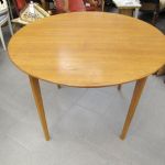647 8537 DINING TABLE